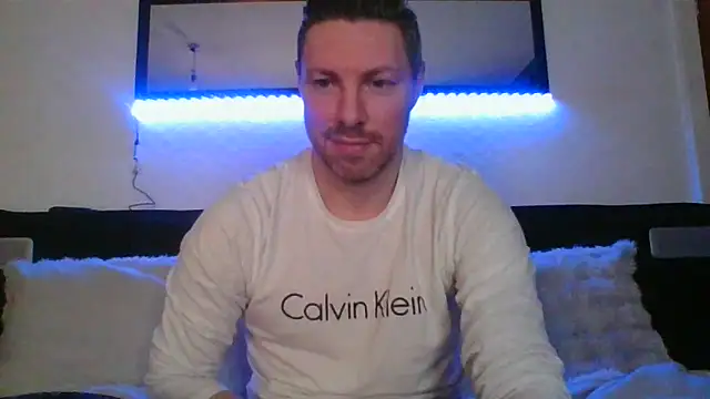 Snapshot of Fit4fun24 chatting on April 13, 10:37 pm Fit4fun24 online show from April 13, 10:37 pm