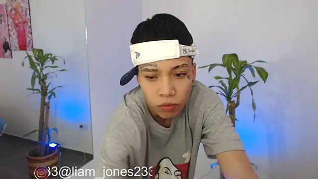 Snapshot of Jonesliam23 chatting on December 7, 6:37 pm Jonesliam23 online show from December 7, 6:37 pm
