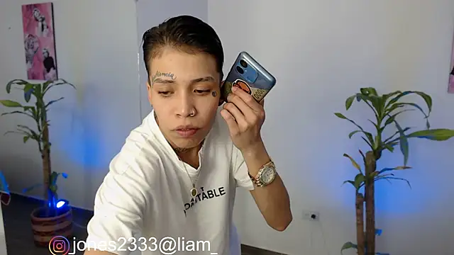 Snapshot of Jonesliam23 chatting on January 11, 8:32 pm Jonesliam23 online show from January 11, 8:32 pm