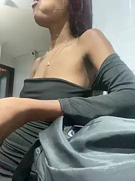 Snapshot of adaraSmiith chatting on January 29, 11:30 am adaraSmiith online show from January 29, 11:30 am