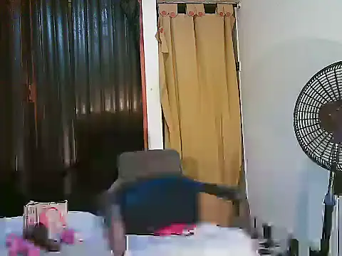 Snapshot of kimmiemm chatting on July 11, 2:36 am kimmiemm online show from July 11, 2:36 am