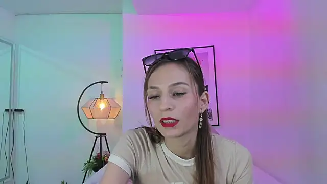 Snapshot of Tamara_slimx chatting on February 6, 3:37 am Tamara slimx online show from February 6, 3:37 am