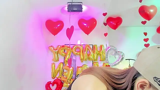 Snapshot of Tamara_slimx chatting on February 16, 9:37 am Tamara slimx online show from February 16, 9:37 am