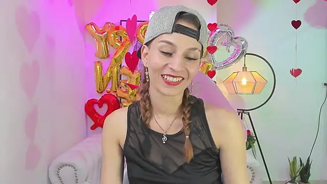 Snapshot of Tamara_slimx chatting on February 18, 6:59 am Tamara slimx online show from February 18, 6:59 am