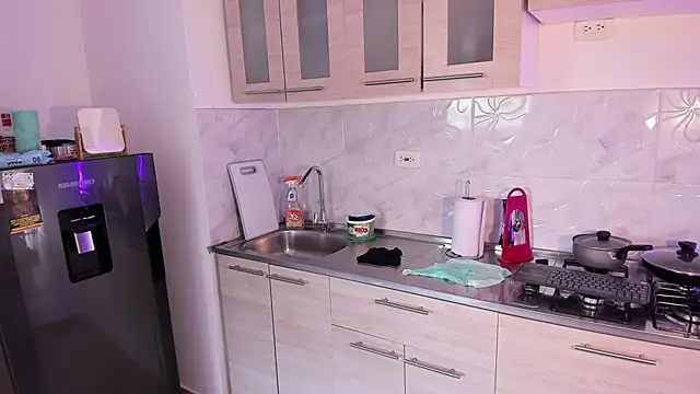 rose scottt online show from March 22, 5:38 pm