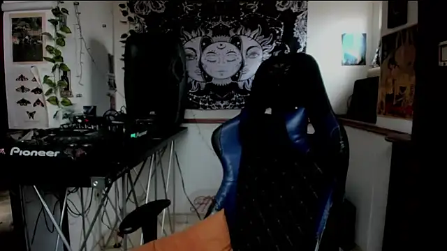 Demongirl6666 online show from March 17, 5:49 pm