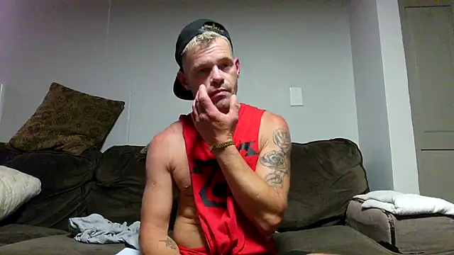 Snapshot of FrankieKentucky chatting on August 4, 3:43 am FrankieKentucky online show from August 4, 3:43 am
