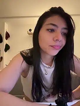 Snapshot of Liissa_cute_ chatting on February 5, 1:21 am Liissa cute online show from February 5, 1:21 am