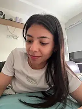 Snapshot of Liissa_cute_ chatting on February 19, 6:37 pm Liissa cute online show from February 19, 6:37 pm