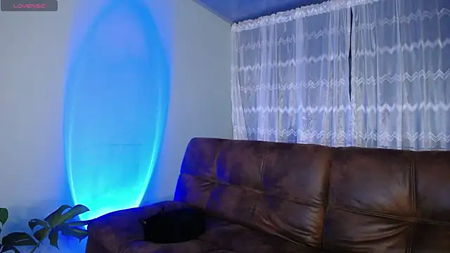 Snapshot of peyton_golden1 chatting on February 7, 5:10 am peyton golden1 online show from February 7, 5:10 am
