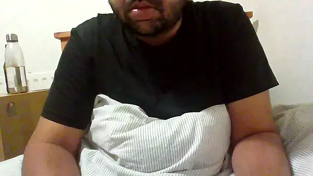 whoreboi98 online show from April 11, 9:41 pm