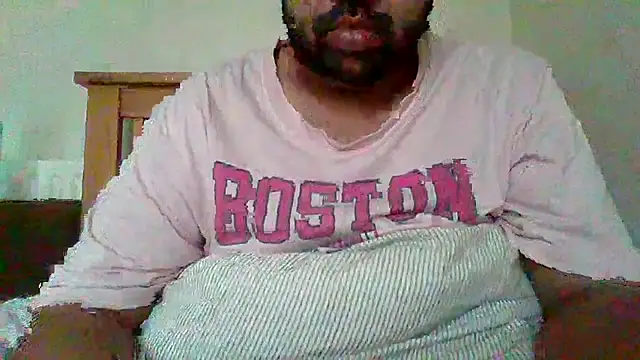 Snapshot of whoreboi98 chatting on April 22, 5:36 pm whoreboi98 online show from April 22, 5:36 pm