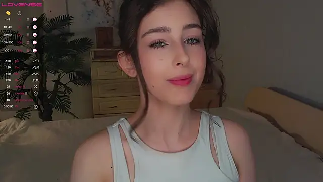 Snapshot of cosmosbaby chatting on October 31, 4:41 pm cosmosbaby online show from October 31, 4:41 pm