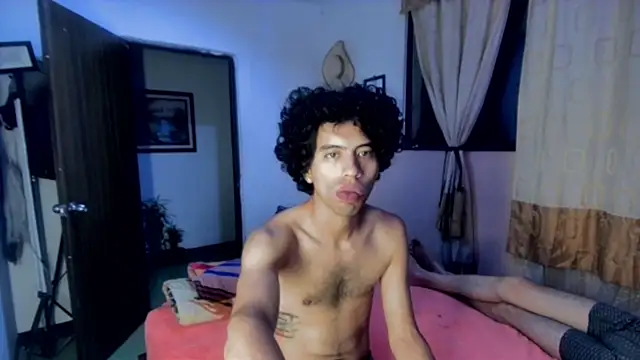 Snapshot of sweet_tippot chatting on January 28, 3:15 am sweet tippot online show from January 28, 3:15 am