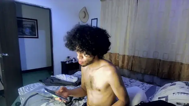 Snapshot of sweet_tippot chatting on February 25, 3:20 am sweet tippot online show from February 25, 3:20 am