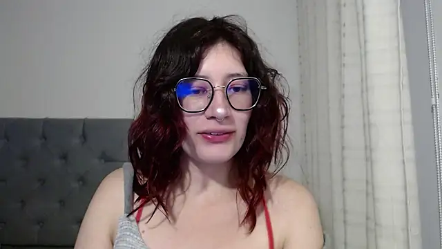 Snapshot of mariana124- chatting on January 4, 10:13 pm mariana124- online show from January 4, 10:13 pm