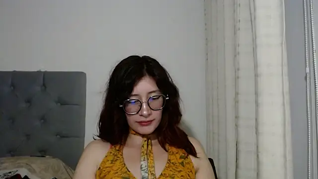 Snapshot of mariana124- chatting on January 8, 10:27 pm mariana124- online show from January 8, 10:27 pm