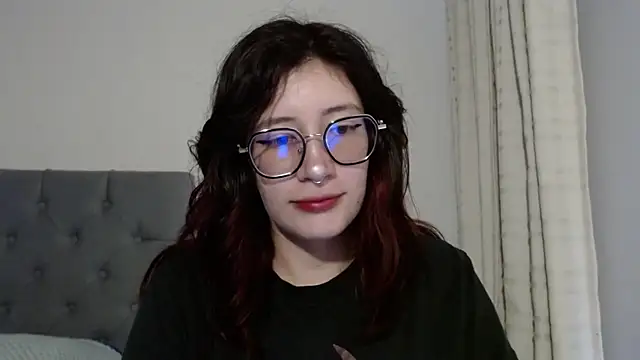 Snapshot of mariana124- chatting on January 11, 4:14 pm mariana124- online show from January 11, 4:14 pm