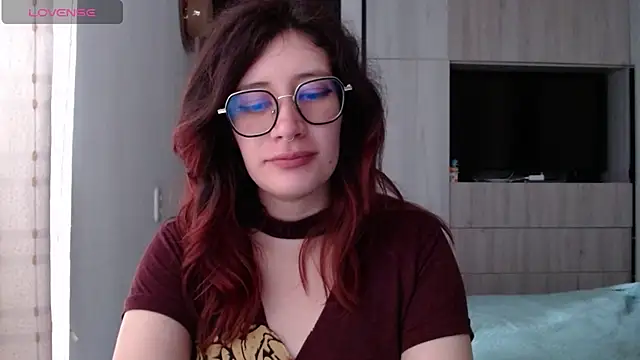 Snapshot of mariana124- chatting on February 22, 3:47 pm mariana124- online show from February 22, 3:47 pm