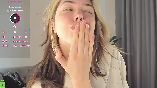 Vanessa Walters online show from March 28, 11:10 am