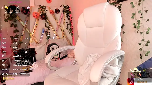 Punkys  online show from October 30, 11:11 am