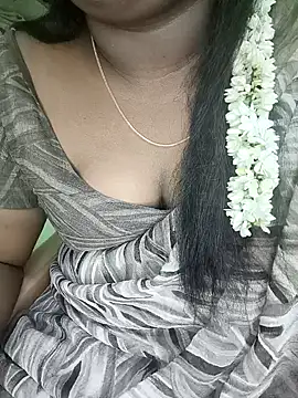 Snapshot of tamil_subha69 chatting on December 2, 5:48 am tamil subha69 online show from December 2, 5:48 am