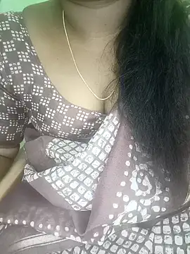 Snapshot of tamil_subha69 chatting on December 13, 1:44 pm tamil subha69 online show from December 13, 1:44 pm