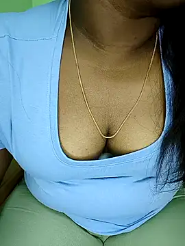 Snapshot of tamil_subha69 chatting on December 31, 3:34 am tamil subha69 online show from December 31, 3:34 am