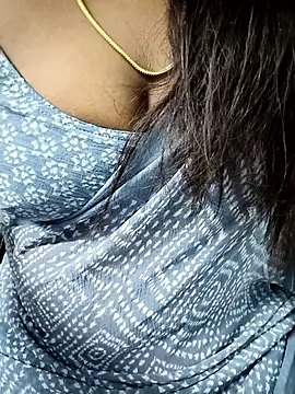 Snapshot of tamil_subha69 chatting on November 11, 10:10 pm tamil subha69 online show from November 11, 10:10 pm