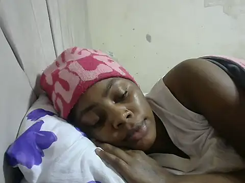 Snapshot of sweetgirlDora chatting on October 5, 3:43 pm sweetgirlDora online show from October 5, 3:43 pm