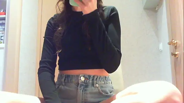 Snapshot of khu_yam chatting on December 1, 4:29 pm khu yam online show from December 1, 4:29 pm