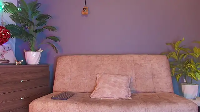 jade brunnette online show from May 4, 8:16 pm