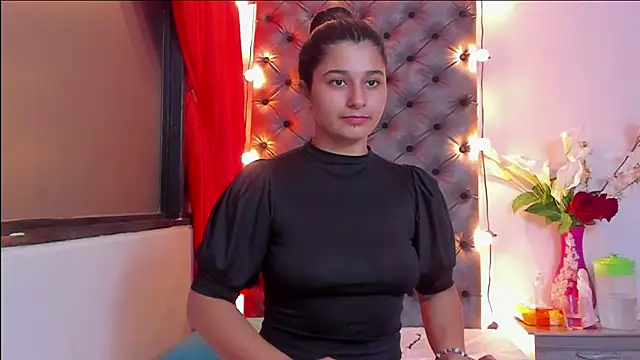 Snapshot of Megan_Whitte chatting on January 15, 10:27 am Megan Whitte online show from January 15, 10:27 am
