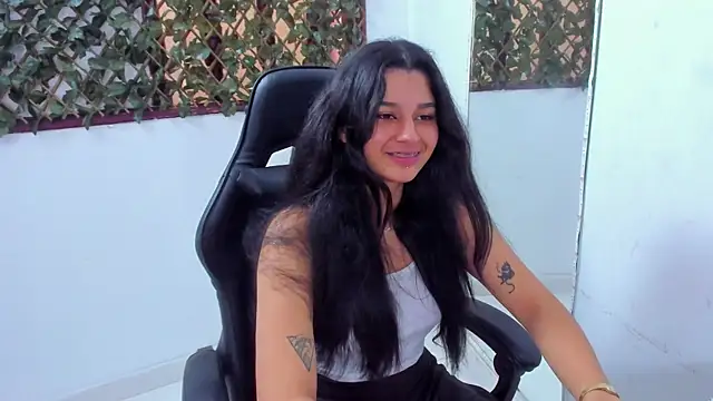 Snapshot of Megan_Whitte chatting on February 15, 8:22 pm Megan Whitte online show from February 15, 8:22 pm