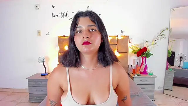 Snapshot of Megan_Whitte chatting on September 23, 6:44 pm Megan Whitte online show from September 23, 6:44 pm