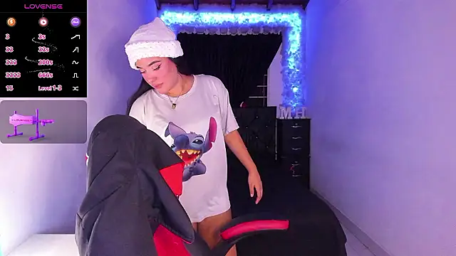 Snapshot of Mariana_Hasper_ chatting on December 6, 2:02 am Mariana Hasper  online show from December 6, 2:02 am