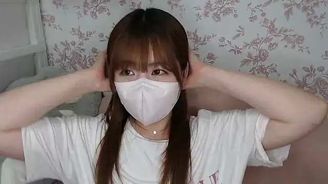 Snapshot of mei_hosina chatting on June 15, 3:47 pm mei hosina online show from June 15, 3:47 pm