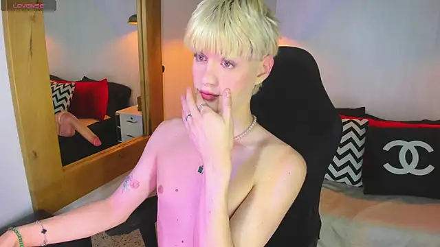 VladHellsing4 online show from February 4, 2:23 pm