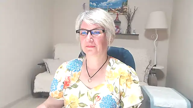 Snapshot of FleurMays chatting on June 20, 3:59 pm FleurMays online show from June 20, 3:59 pm