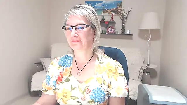 Snapshot of FleurMays chatting on June 22, 4:09 am FleurMays online show from June 22, 4:09 am