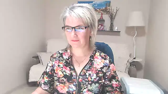Snapshot of FleurMays chatting on June 23, 3:04 am FleurMays online show from June 23, 3:04 am
