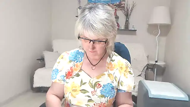 Snapshot of FleurMays chatting on June 27, 12:22 pm FleurMays online show from June 27, 12:22 pm
