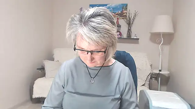 Snapshot of FleurMays chatting on June 30, 5:08 am FleurMays online show from June 30, 5:08 am