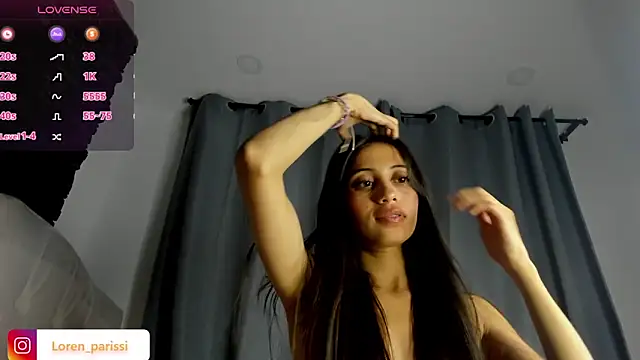 Snapshot of Loren_parissi chatting on February 9, 3:32 am Loren parissi online show from February 9, 3:32 am