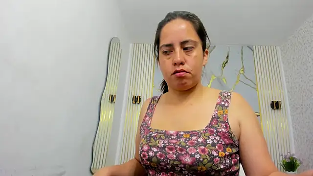 kathina giraldo online show from May 30, 12:46 pm