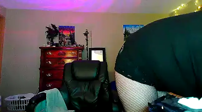 lilyhornyhousewife online show from March 5, 5:07 am