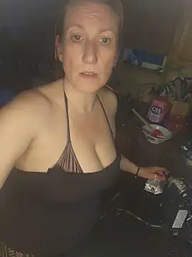 Snapshot of lilyhornyhousewife chatting on June 27, 12:22 pm lilyhornyhousewife online show from June 27, 12:22 pm