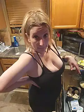 Snapshot of lilyhornyhousewife chatting on July 3, 8:32 am lilyhornyhousewife online show from July 3, 8:32 am