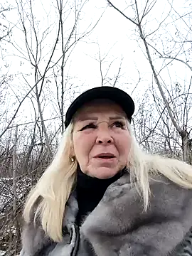 Snapshot of CassandraSandra44 chatting on February 6, 11:13 am CassandraSandra44 online show from February 6, 11:13 am