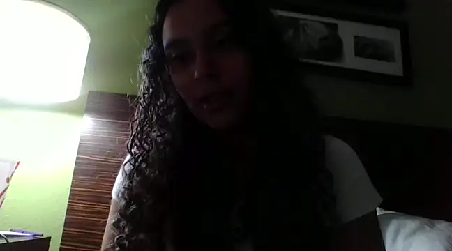 Snapshot of cinnaminnie chatting on January 10, 3:39 am cinnaminnie online show from January 10, 3:39 am